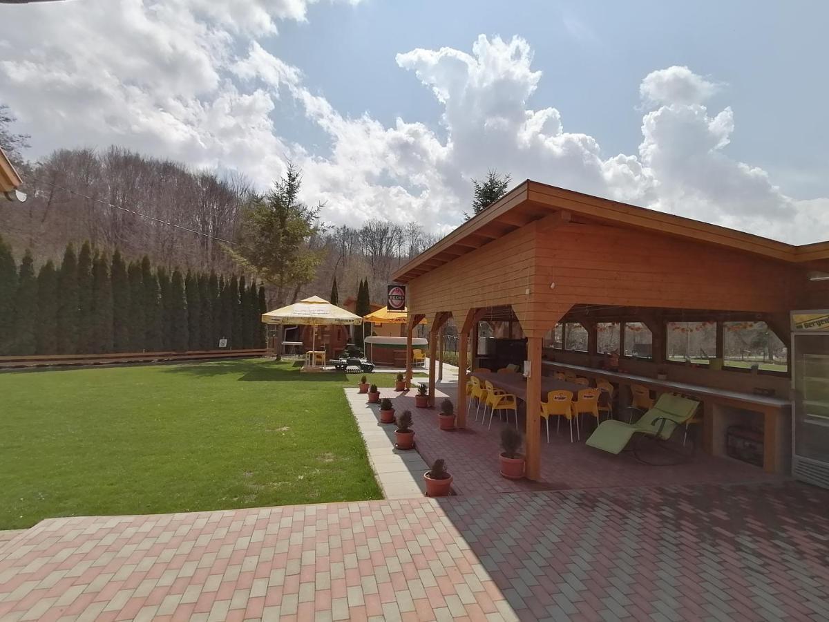 Pensiunea Colt Alb Băile Homorod Esterno foto