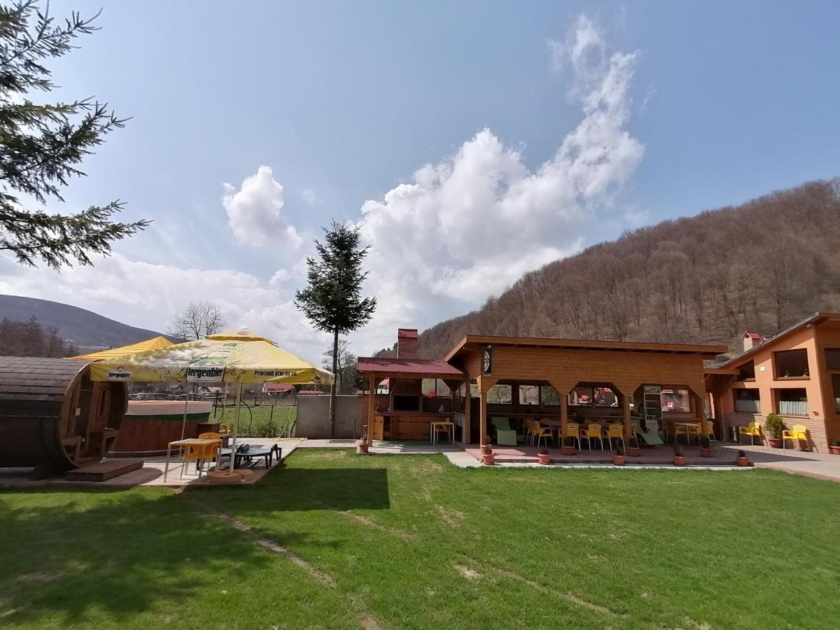 Pensiunea Colt Alb Băile Homorod Esterno foto