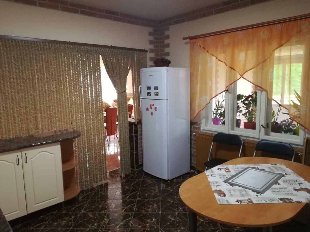Pensiunea Colt Alb Băile Homorod Esterno foto