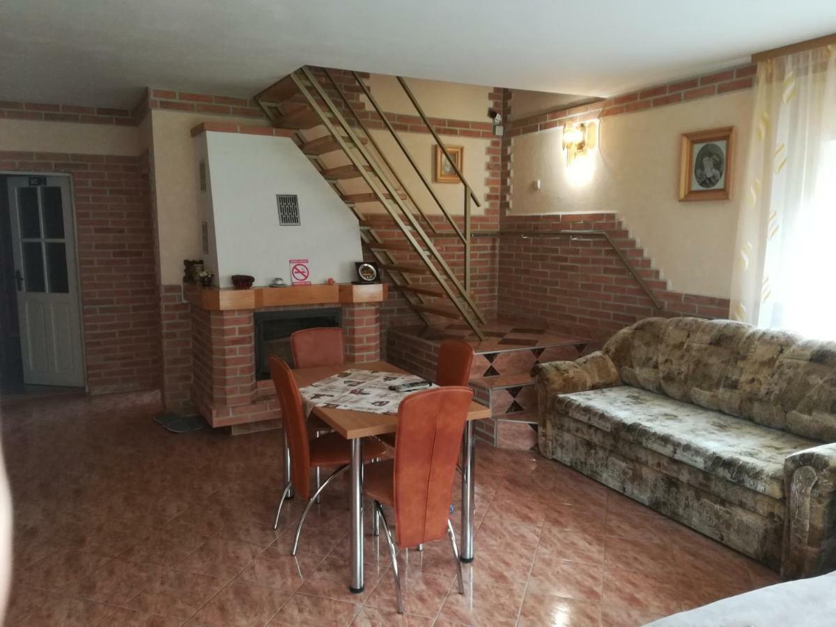 Pensiunea Colt Alb Băile Homorod Esterno foto