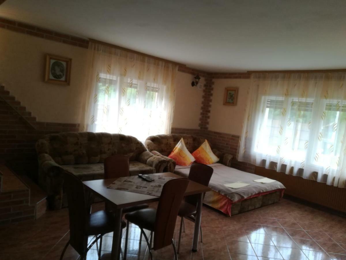 Pensiunea Colt Alb Băile Homorod Esterno foto
