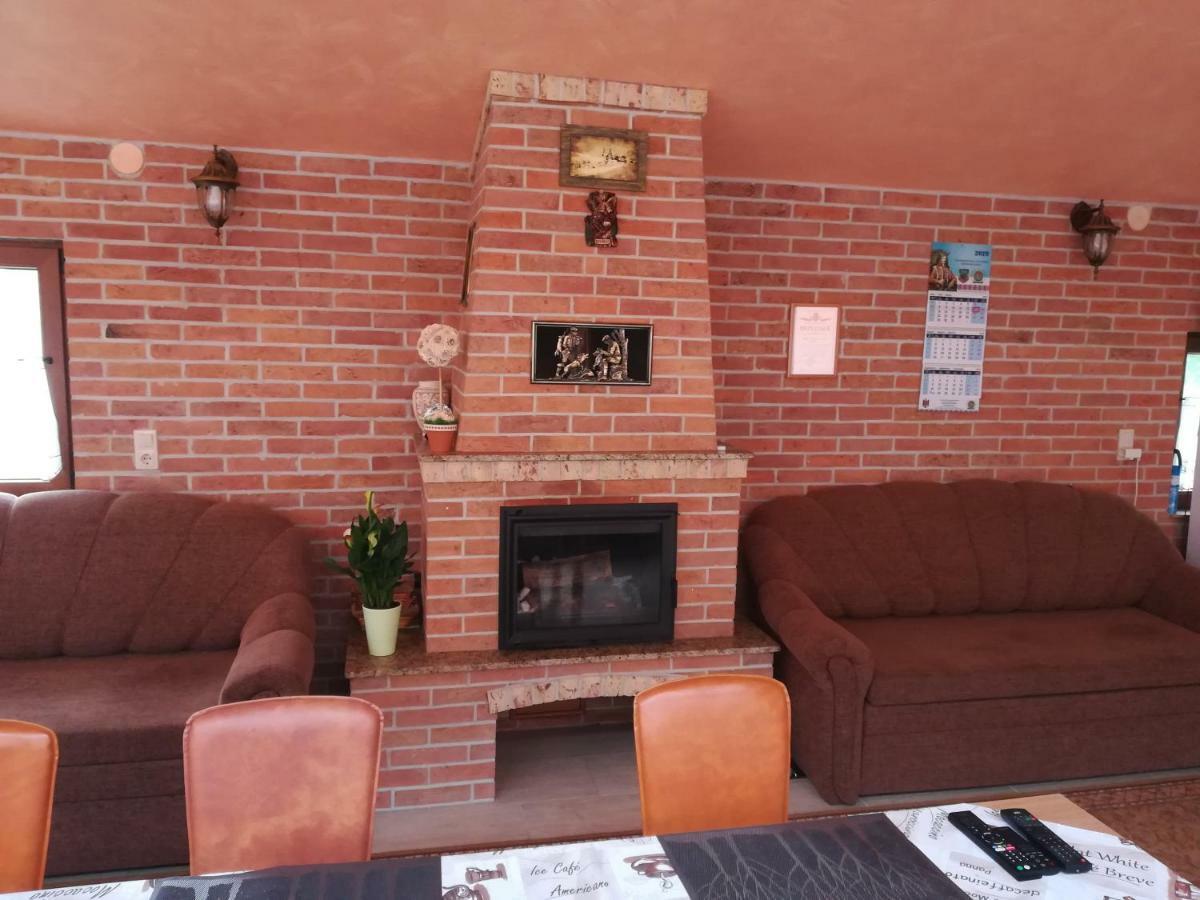Pensiunea Colt Alb Băile Homorod Esterno foto
