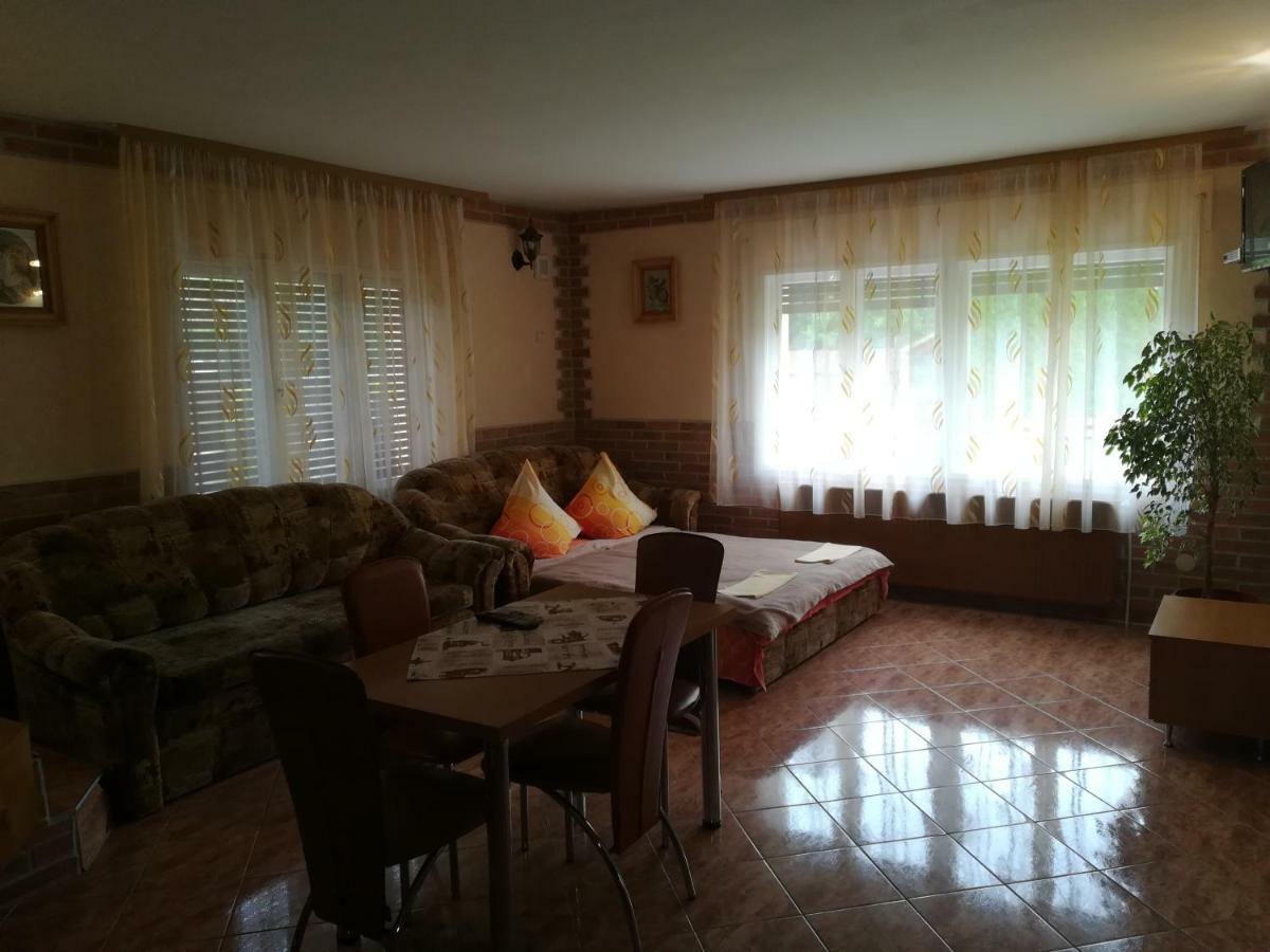 Pensiunea Colt Alb Băile Homorod Esterno foto